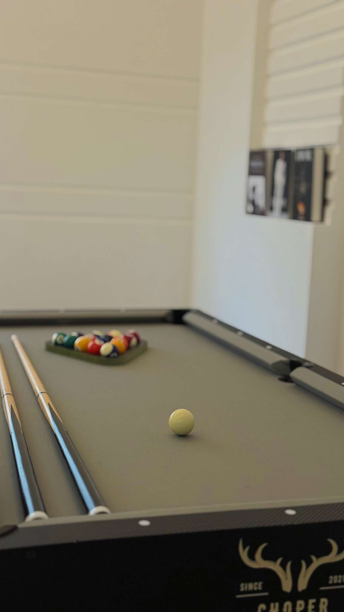 8Ball_04.jpg